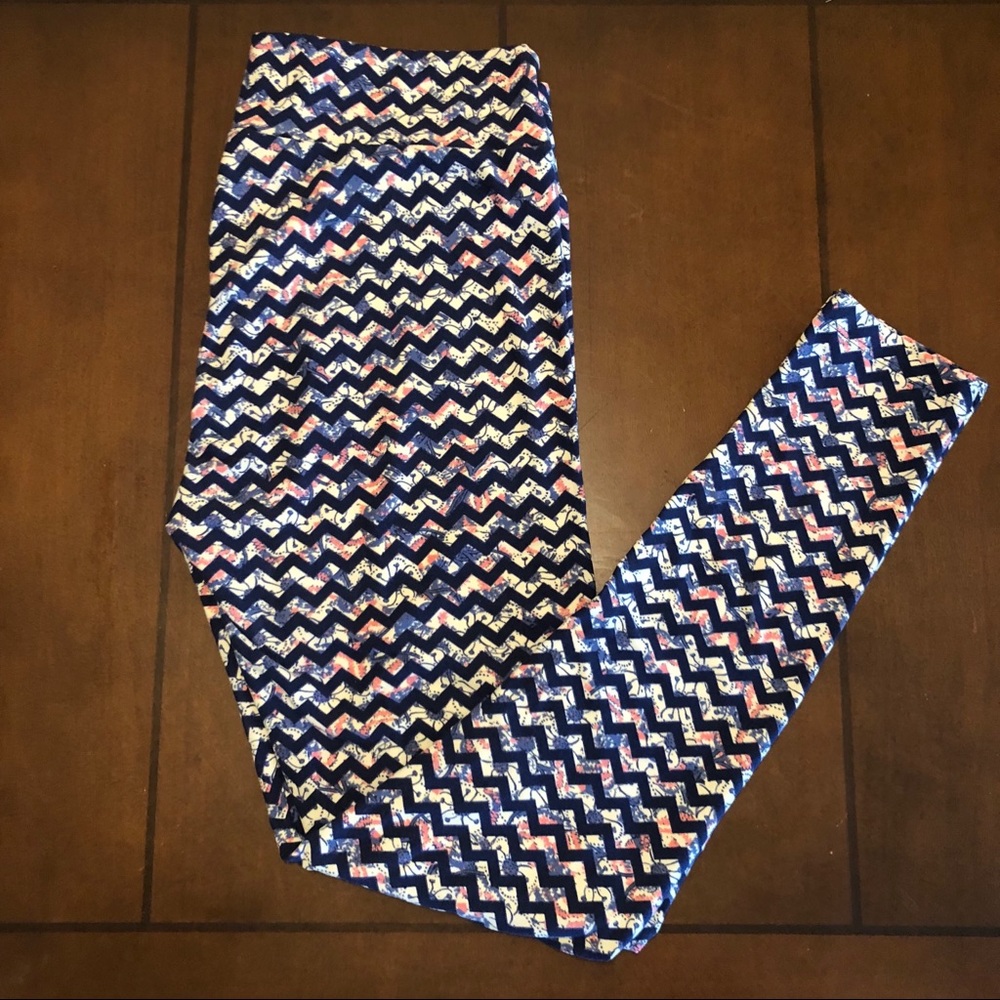 🆕Zigzag Lularoe TC Leggings 💜